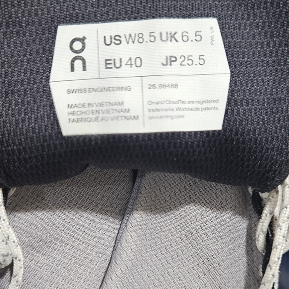 On Running Women's Black and White Sneakers Size 8.5 - Picture 12 of 16